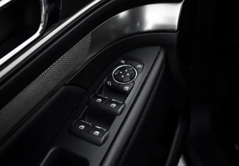 Подержанный автомобиль Ford Explorer 2019 года (10 фото)