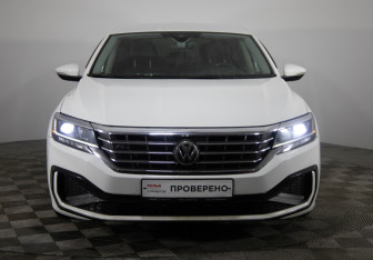 Подержанный автомобиль Volkswagen Passat Sedan 2020 года (2 фото)
