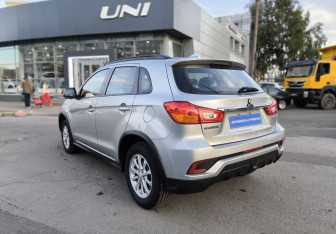 Подержанный автомобиль Mitsubishi ASX 2017 года (6 фото)