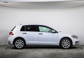 Подержанный автомобиль Volkswagen Golf Hatchback 2018 года (4 фото)