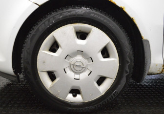 Подержанный автомобиль Opel Corsa 2010 года (9 фото)