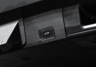 Подержанный автомобиль Geely Tugella 2023 года (15 фото)