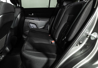 Подержанный автомобиль Kia Sportage 2012 года (10 фото)