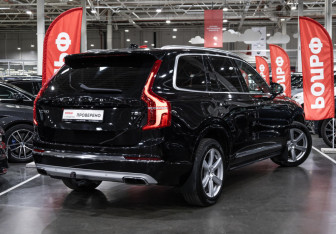 Подержанный автомобиль Volvo XC90 2020 года (8 фото)