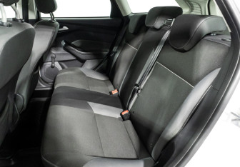 Подержанный автомобиль Ford Focus Wagon 2012 года (10 фото)