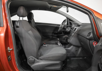 Подержанный автомобиль Opel Corsa 2013 года (18 фото)