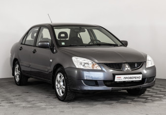 Подержанный автомобиль Mitsubishi Lancer Sedan 2005 года (3 фото)