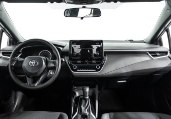 Подержанный автомобиль Toyota Corolla Sedan 2020 года (13 фото)
