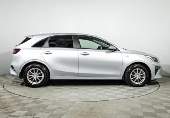 Подержанный автомобиль Kia Ceed Hatchback 2018 года (4 фото)