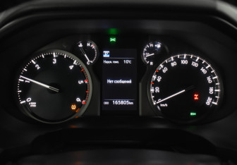 Подержанный автомобиль Toyota Land Cruiser Prado 2018 года (21 фото)