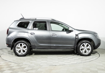 Подержанный автомобиль Renault Duster 2021 года (4 фото)
