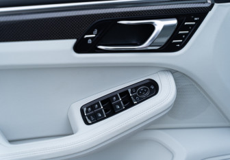 Новый Porsche Macan 2025 (18 фото)