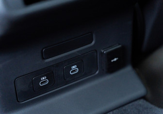 Новый Land Rover Range Rover Velar 2025 (20 фото)