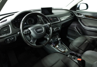 Подержанный автомобиль Audi Q3 2012 года (11 фото)