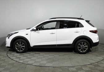 Подержанный автомобиль Kia Rio Hatchback 2021 года (8 фото)