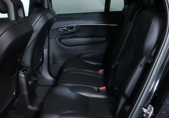 Подержанный автомобиль Volvo XC90 2020 года (21 фото)