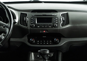 Подержанный автомобиль Kia Sportage 2012 года (14 фото)