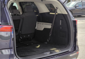Подержанный автомобиль Kia Carnival 2021 года (12 фото)