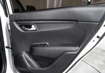 Подержанный автомобиль Kia Rio Hatchback 2020 года (27 фото)