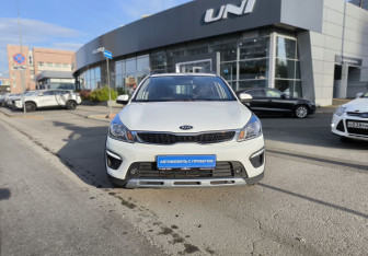 Подержанный автомобиль Kia Rio Hatchback 2019 года (2 фото)