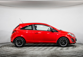 Подержанный автомобиль Opel Corsa 2012 года (4 фото)