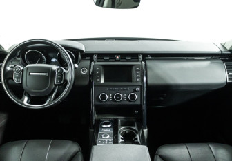 Подержанный автомобиль Land Rover Discovery 2017 года (13 фото)