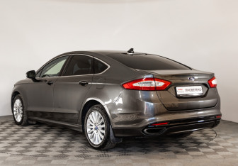 Подержанный автомобиль Ford Mondeo Sedan 2016 года (7 фото)