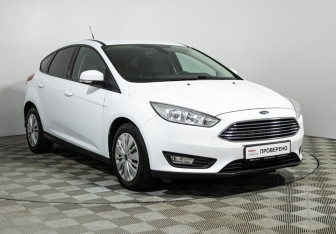 Подержанный автомобиль Ford Focus Hatchback 2019 года (3 фото)