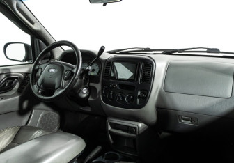 Подержанный автомобиль Ford Escape 2000 года (9 фото)