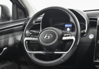 Подержанный автомобиль Hyundai Tucson 2023 года (14 фото)