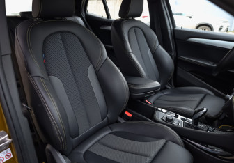 Подержанный автомобиль BMW X2 2020 года (23 фото)