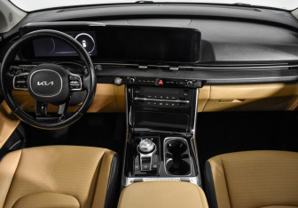 Подержанный автомобиль Kia Carnival 2021 года (19 фото)