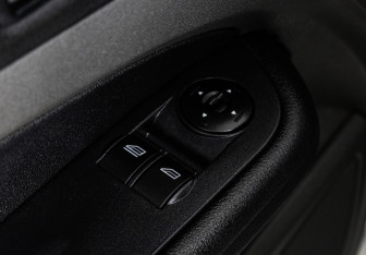 Подержанный автомобиль Ford Focus Sedan 2007 года (14 фото)