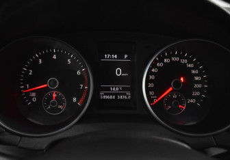 Подержанный автомобиль Volkswagen Golf Hatchback 2011 года (21 фото)