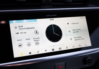 Подержанный автомобиль Jaguar I-Pace 2019 года (16 фото)