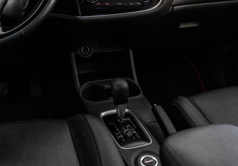 Подержанный автомобиль Mitsubishi Outlander 2015 года (14 фото)