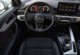 Подержанный автомобиль Audi A4 Sedan 2020 года (11 фото)