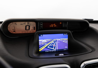 Подержанный автомобиль Citroen C3 Picasso 2013 года (17 фото)
