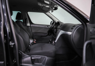 Подержанный автомобиль Skoda Yeti 2012 года (21 фото)
