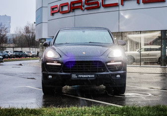 Подержанный автомобиль Porsche Cayenne 2011 года (4 фото)