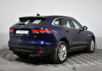 Подержанный автомобиль Jaguar F-Pace 2017 года (5 фото)