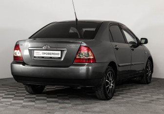 Подержанный автомобиль Toyota Corolla Sedan 2005 года (5 фото)
