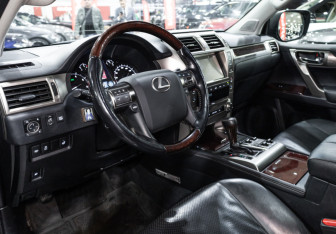 Подержанный автомобиль Lexus GX 2015 года (12 фото)