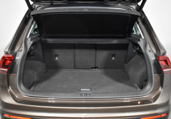 Подержанный автомобиль Volkswagen Tiguan 2016 года (20 фото)