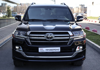 Подержанный автомобиль Toyota Land Cruiser Suv 2019 года (5 фото)