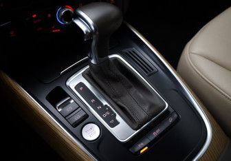 Подержанный автомобиль Audi Q5 2014 года (17 фото)