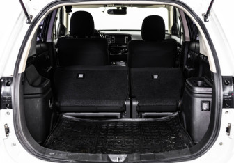 Подержанный автомобиль Mitsubishi Outlander 2018 года (23 фото)