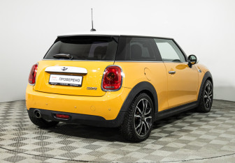 Подержанный автомобиль MINI Hatch 2014 года (5 фото)