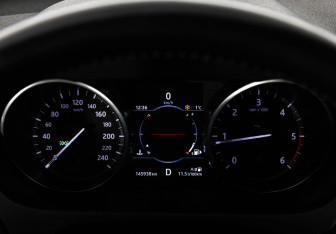 Подержанный автомобиль Land Rover Discovery Sport 2017 года (24 фото)