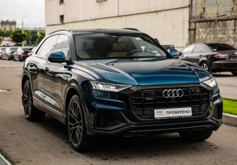 Подержанный автомобиль Audi Q8 2019 года (5 фото)